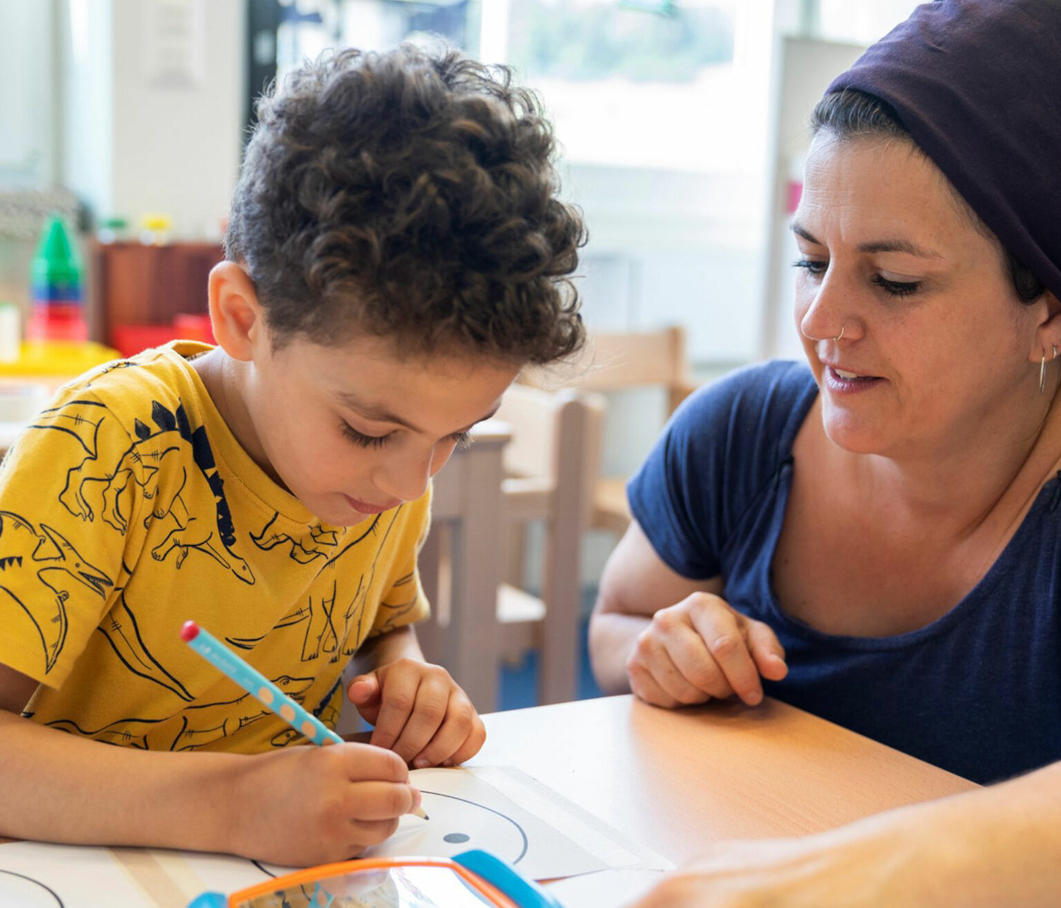  Neue Schule für Kinder im Autismus-Spektrum - Visoparents Illustration 