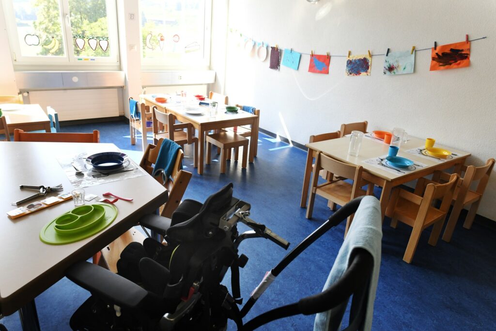 stiftung-visoparents-kita-kinderhaus-imago-duebendorf-mittagessen