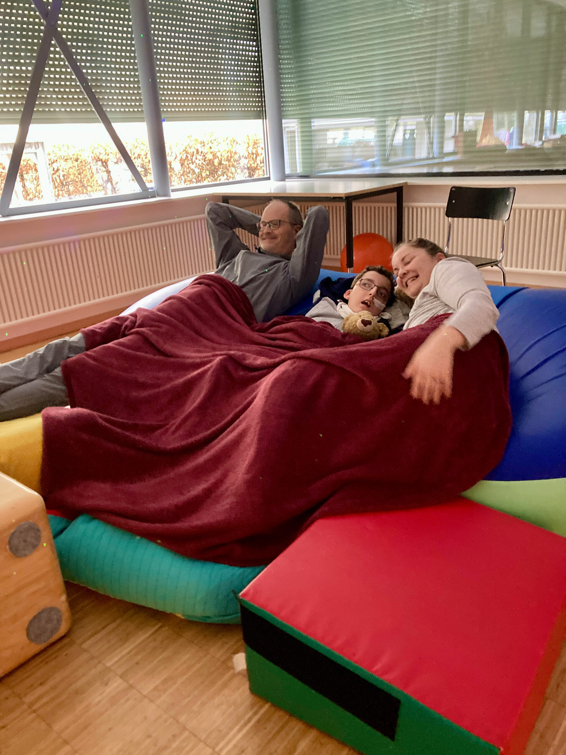 kind-behinderung-anlass-klangschalen2025