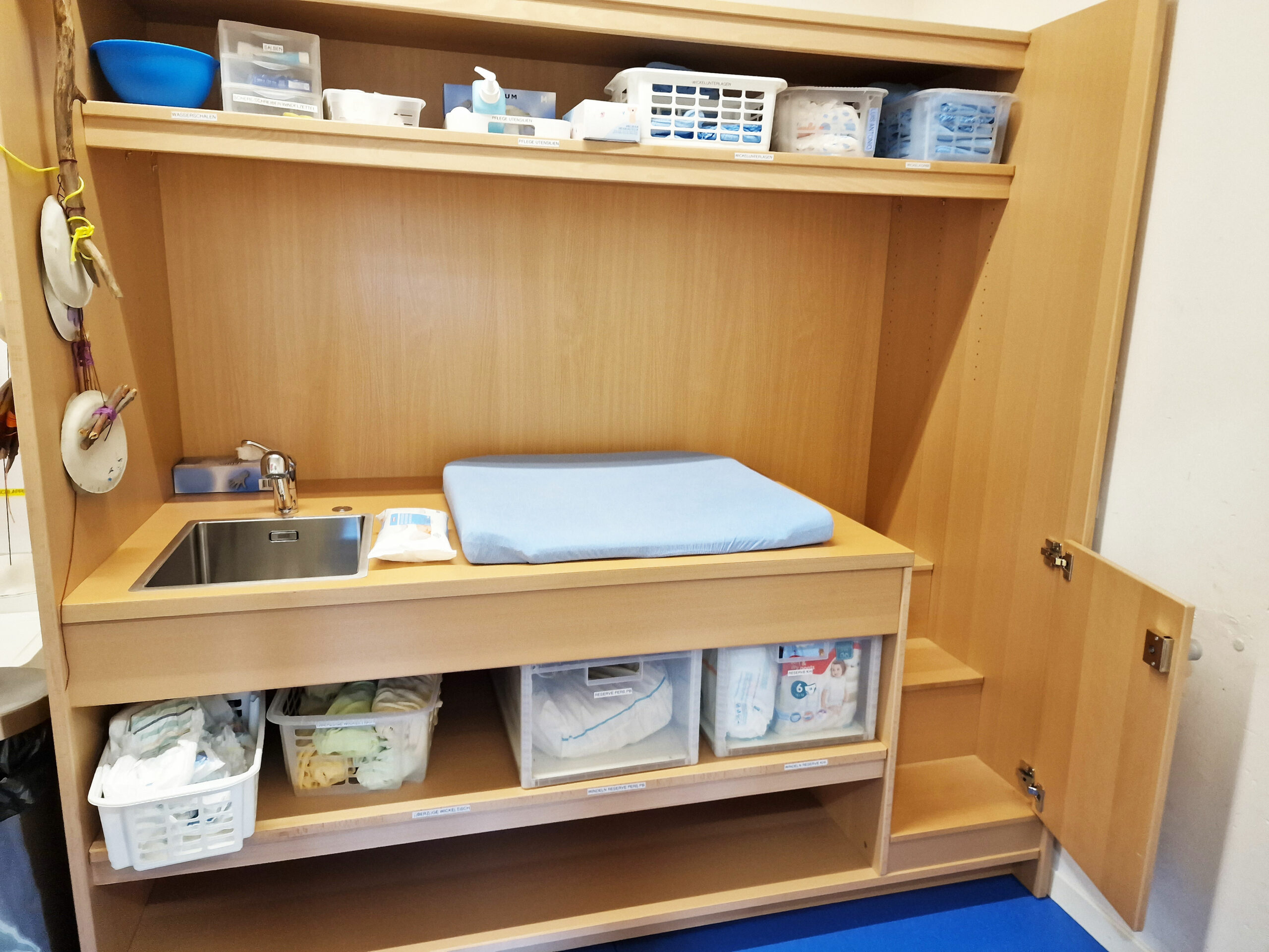 einsatz-unternehmen-kita-wickeltisch